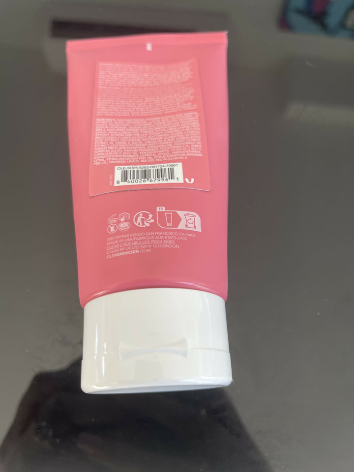 OLEHENRIKSEN STRAWBERRY LEMONADE SMOOTHING SCRUB