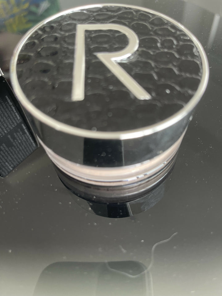RODIAL GLASS LOOSE BLURRING POWDER