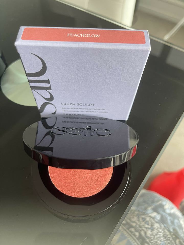SAIE GLOW SCULPT HIGHLIGHTER/BLUSH IN PEACHGLOW