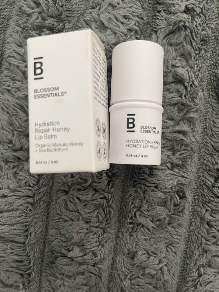 BLOSSOM ESSENTIALS HYDRATION REPAIR HONEY LIP BALM