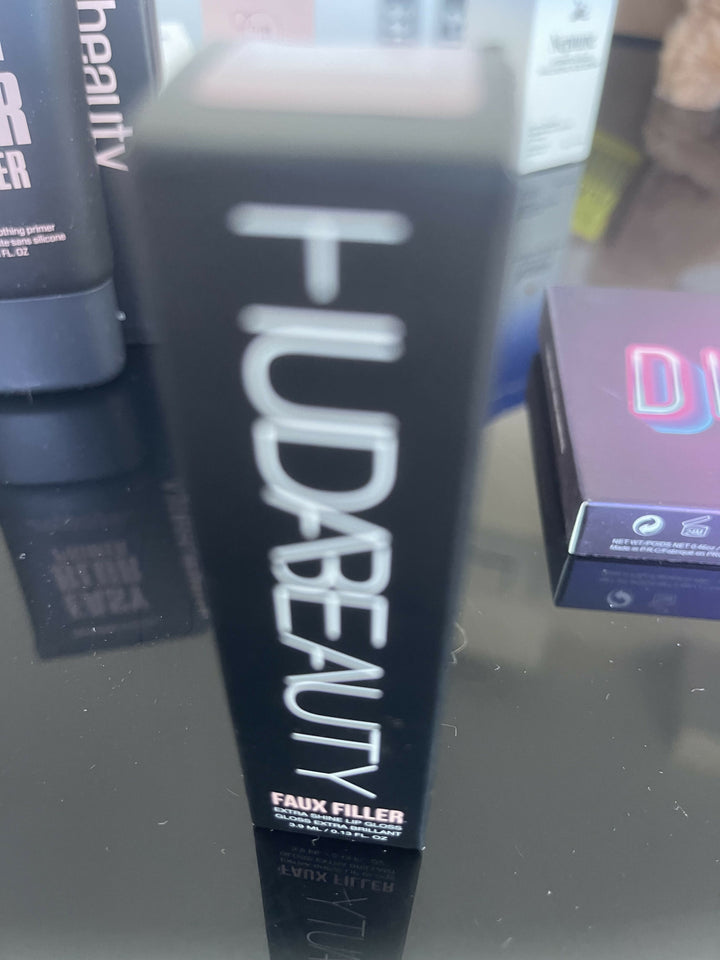 HUDA BEAUTY FAUXFILLER IN BOMBSHELL
