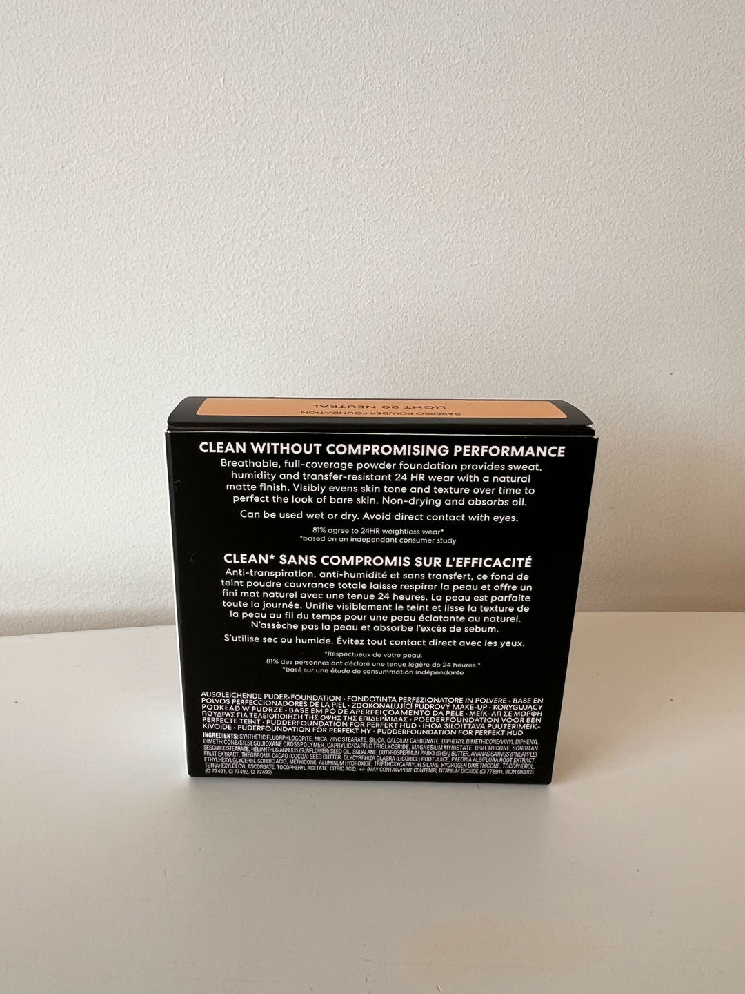 bareMinerals BAREPRO 24HR Skin-Perfecting Powder Foundation - Light 20