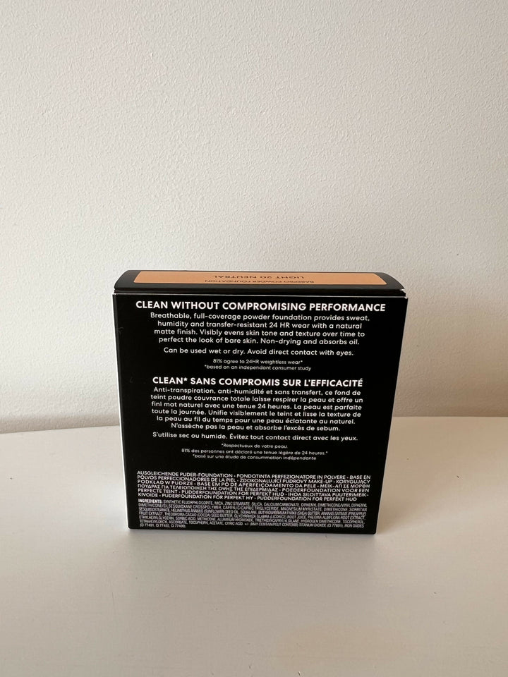 bareMinerals BAREPRO 24HR Skin-Perfecting Powder Foundation - Light 20