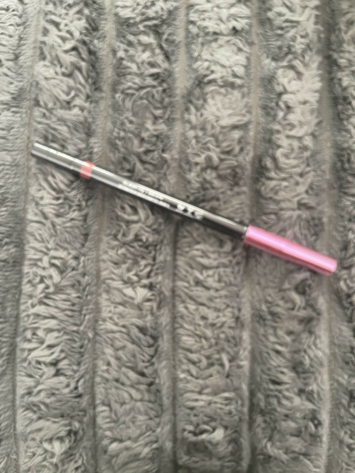 QUEEN LIP LINER IN PASSION