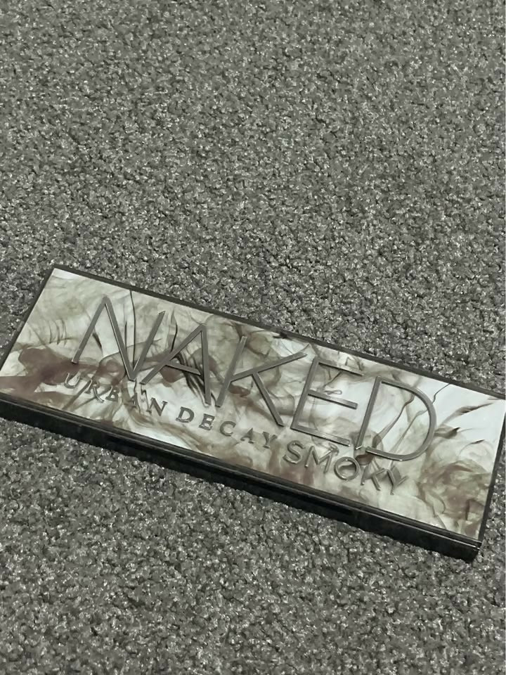 Urban Decay Naked Palette (Smoky)