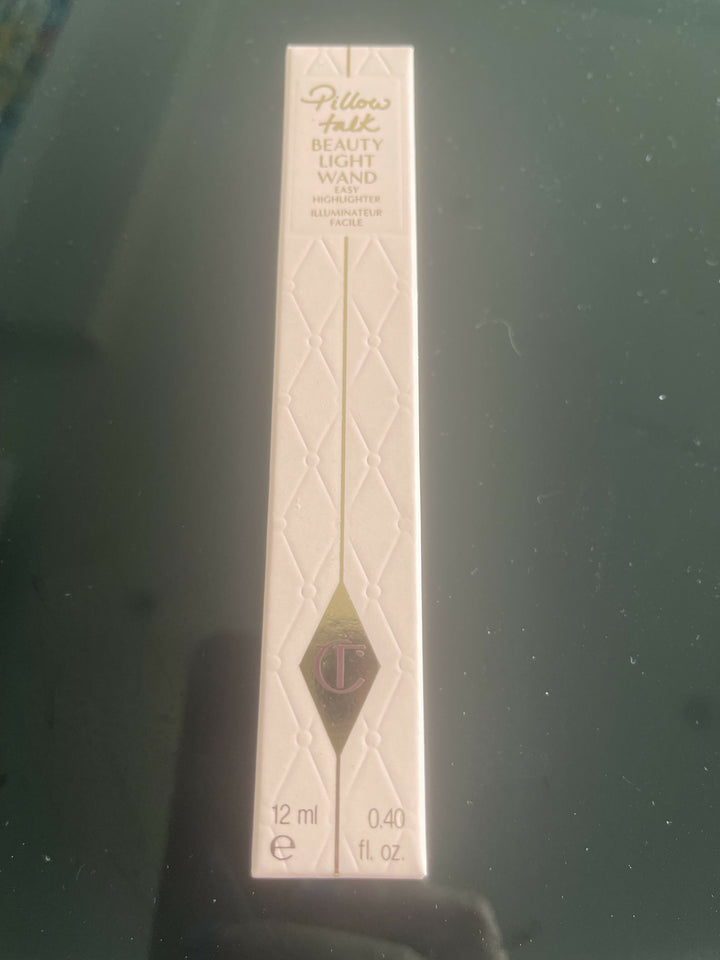 CHARLOTTE TILBURY BEAUTY LIGHT WAND HIGHLIGHTER IN PILLOW TALK BRAND NEW