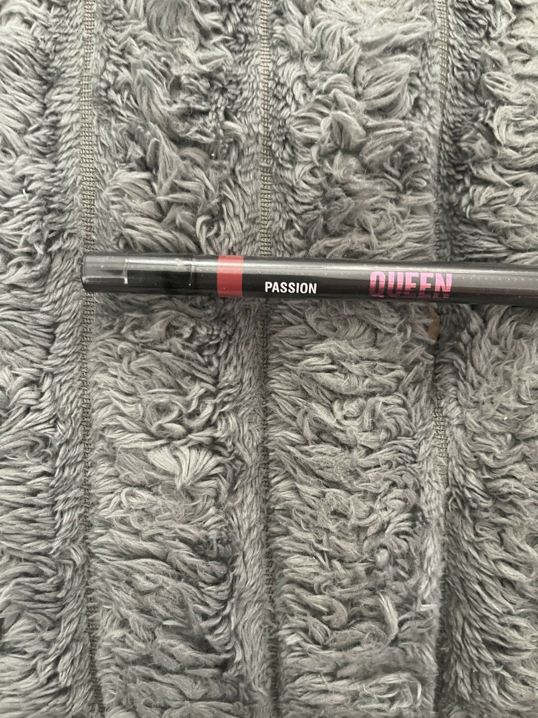 QUEEN LIP LINER IN PASSION