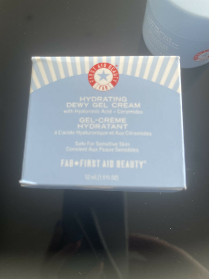FIRST AID BEAUTY HYDRATING DEWY GEL CREAM BRAND NEW