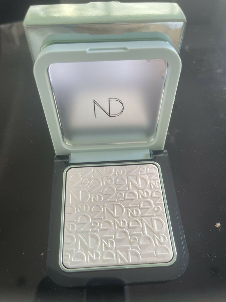 NATASHA DANONA PASTEL PLEXI GLOW HIGHLIGHTER