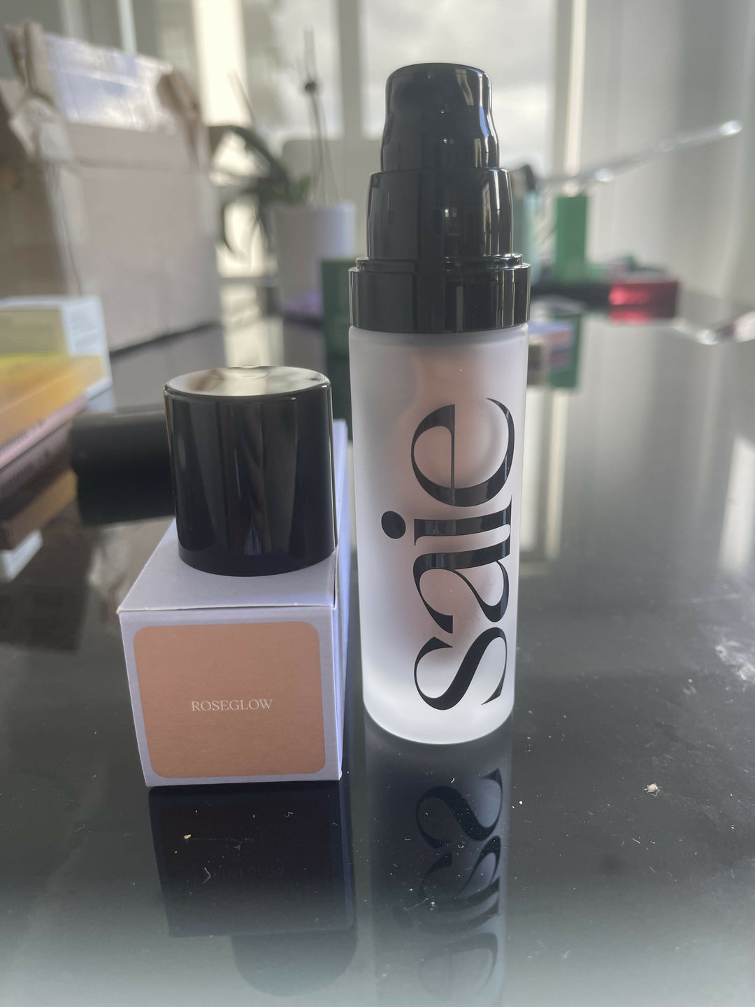 SAIE GLOWY SUPER GEL IN ROSEGLOW