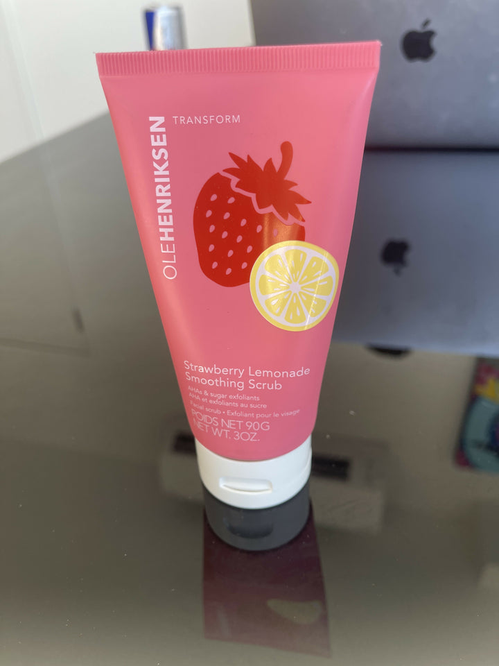 OLEHENRIKSEN STRAWBERRY LEMONADE SMOOTHING SCRUB