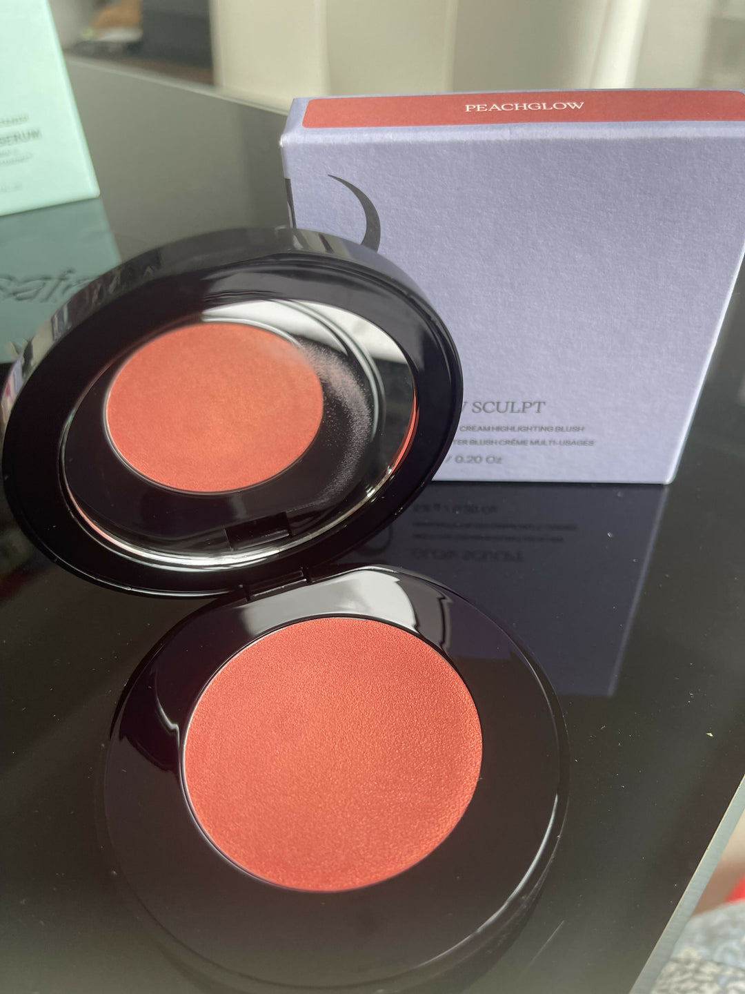 SAIE GLOW SCULPT HIGHLIGHTER/BLUSH IN PEACHGLOW