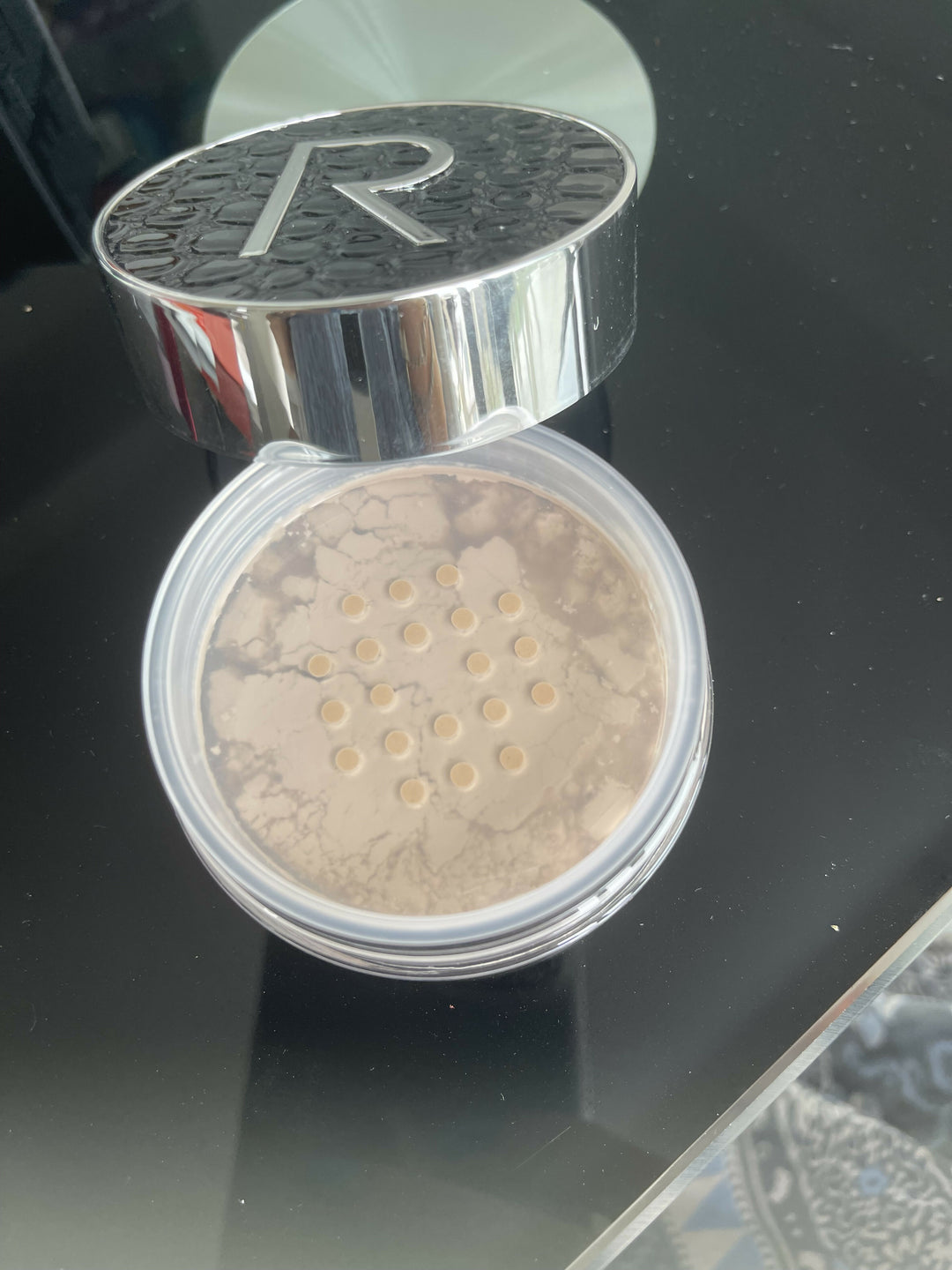 RODIAL GLASS LOOSE BLURRING POWDER