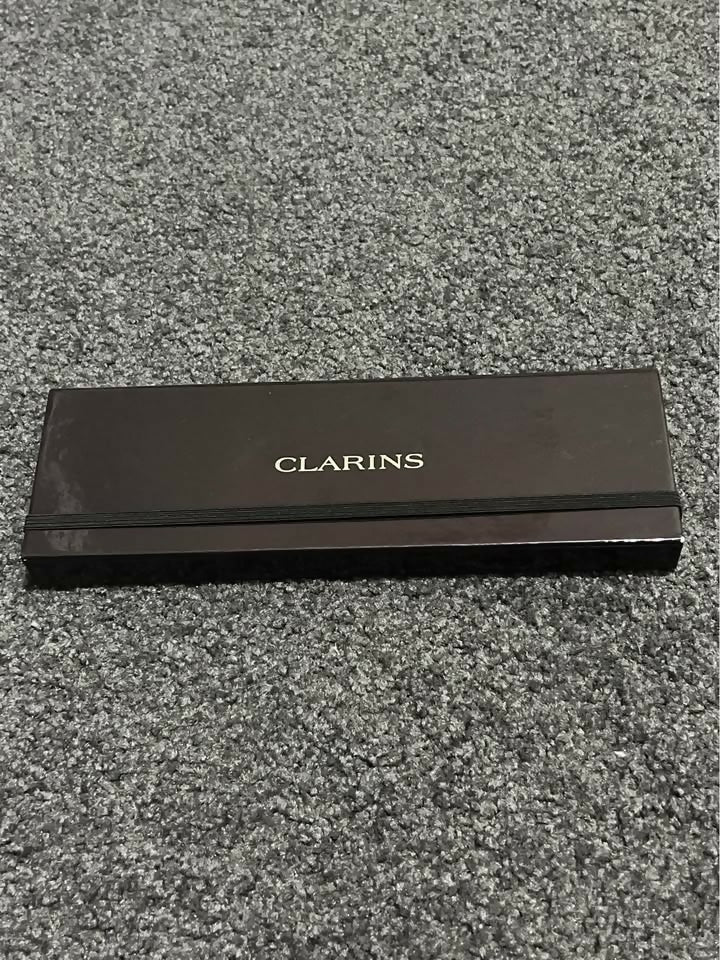 Clarins eyeshadow palette